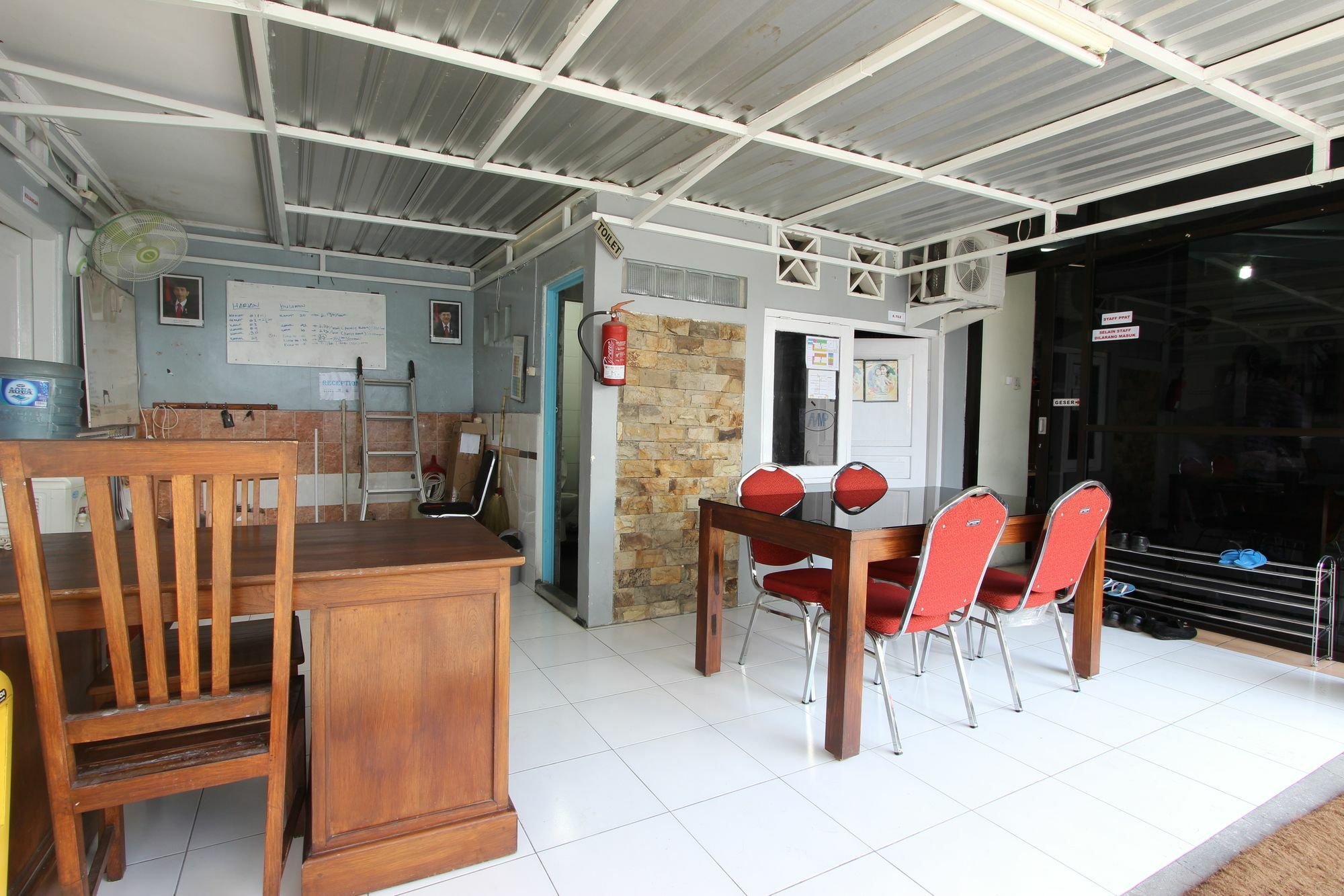 Hotel Reddoorz Near Gejayan à Kejayan Extérieur photo