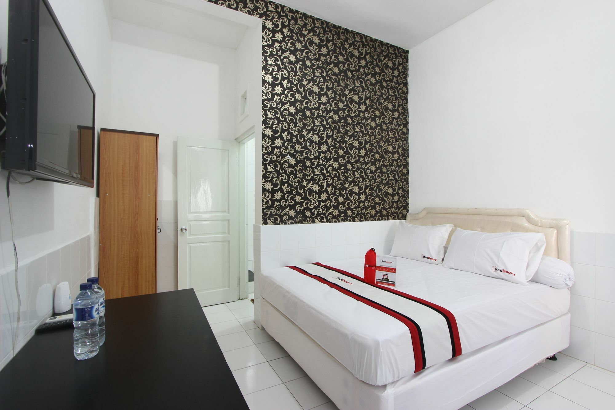 Hotel Reddoorz Near Gejayan à Kejayan Extérieur photo