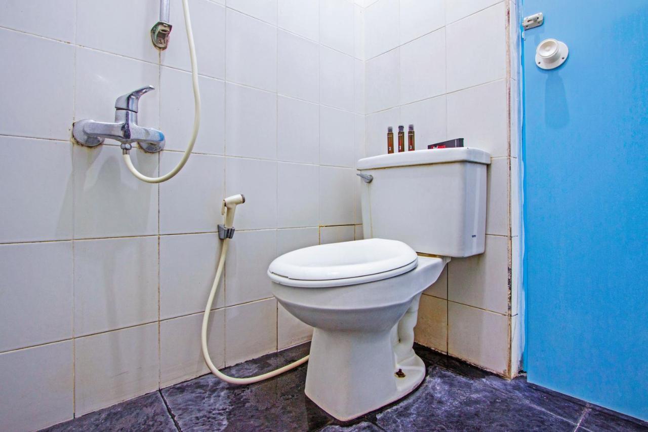 Hotel Reddoorz Near Gejayan à Kejayan Extérieur photo